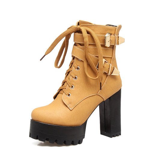 Bota de cuero con Plataforma alta.