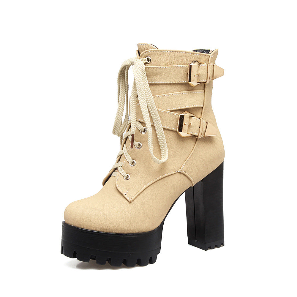 Bota de cuero con Plataforma alta.